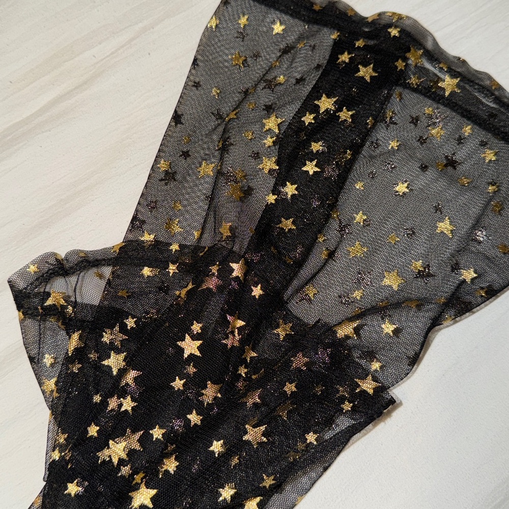 Le Lis Black Sheer Mesh Star Print Top Size Small - Picture 4 of 4